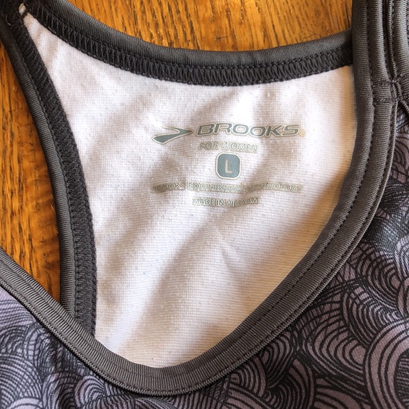 Brooks built in bra tank - Picture 2 of 6